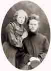 Диакон Пётр с женой (1904)